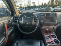 KBB.com Best Resale Value Awards. This Toyota Highlander delivers a Gas V6 3.5L/ engine powering thi... (image 8)