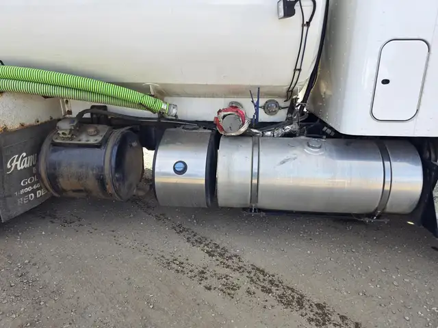 2015 KENWORTH T800 in Heavy Trucks in Kamloops - Image 35