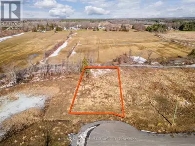 Nestled in the established and sought-after neighbourhood of Sapphire Hill, this spacious lot is loc...