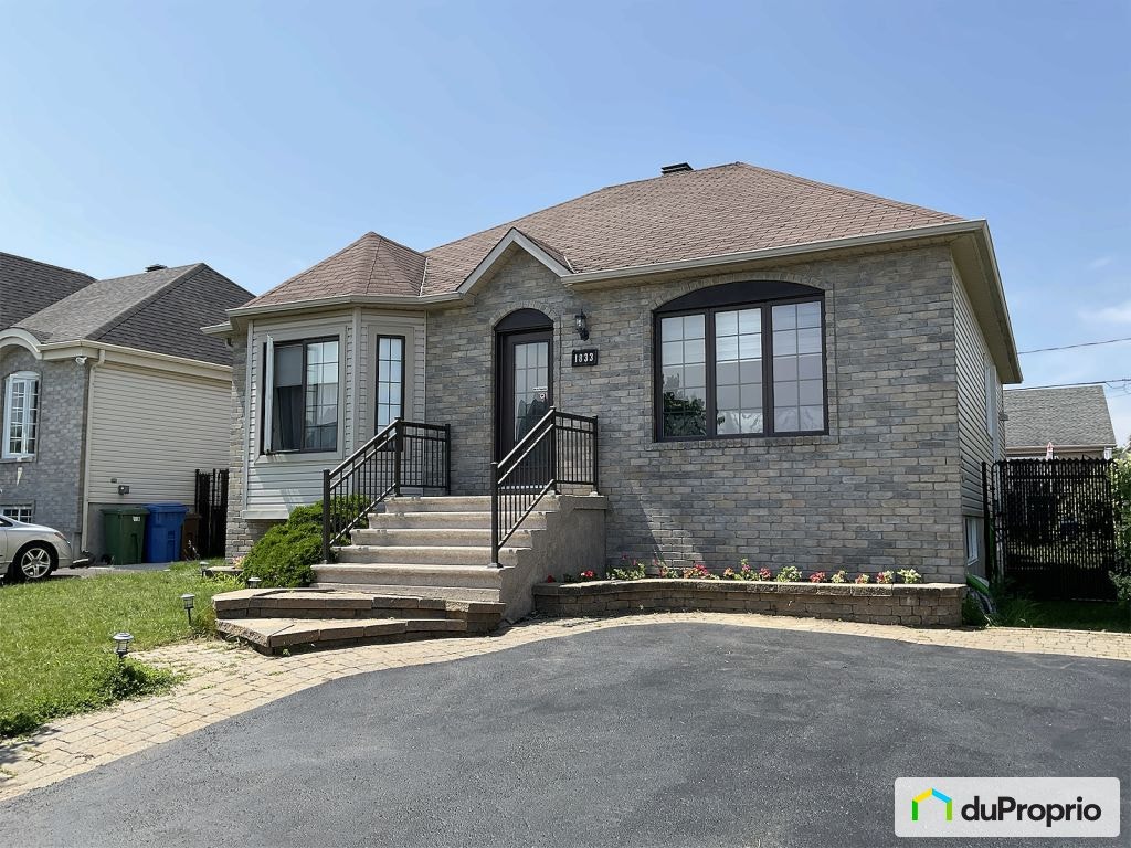 $629,900 - Bungalow for sale in St-Jérôme (St-Antoine) — photo 1