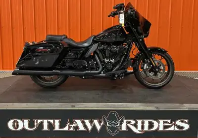 2022 Harley Davidson Street Glide St in vivid black, comes with 14" Ironhold handlebars, upgraded se...