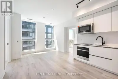 Welcome to Maverick by Empire Homes, in the heart of downtown Toronto. This brand new condo features...