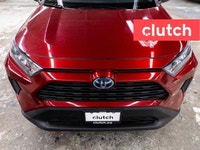 1 OWNER / Rear View Camera, 12V Outlet, Apple CarPlay and more! Clutch is the largest online used ca... (image 6)