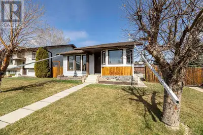 Original Owners – Exceptionally Well-Maintained Home on a Massive Lot!Welcome to this charming and l...