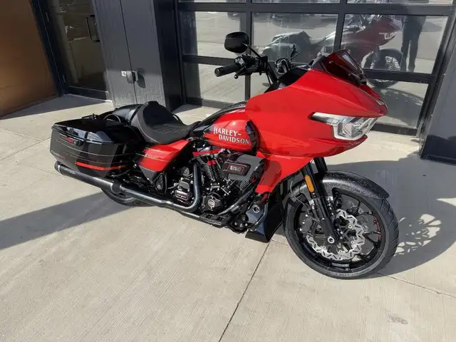 2026 Harley-Davidson FLTRXSTSE - CVO Road Glide ST in Sport Touring in Saskatoon - Image 3