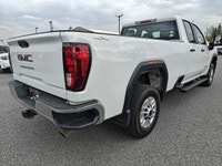 $0 DOWN-$214-WKLY PMT! 4X4, 2500 HD LONG BOX, 4-DOOR, 6.6L V8, RUNNING BOARDS, APPLE CARPLAY/ANDROID... (image 8)