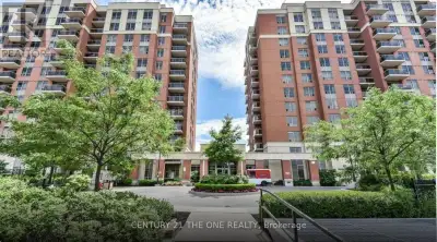 Gorgeous Lower Penthouse Corner Suite - Bright & spacious 2-bedroom, 2-bathroom suite with a split-b...