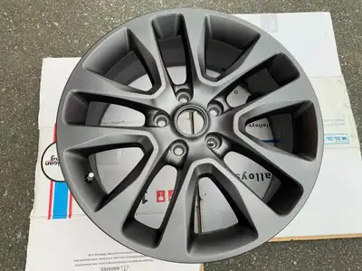 Here is 1 X single Genuine OEM Jeep Chrysler Cherokee 20" rim in showroom condition This wheel is ha...