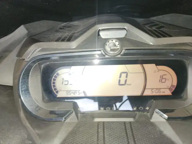 2020 Ski-Doo Renegade X 850 9548 KM in Snowmobiles in Sarnia - Image 6