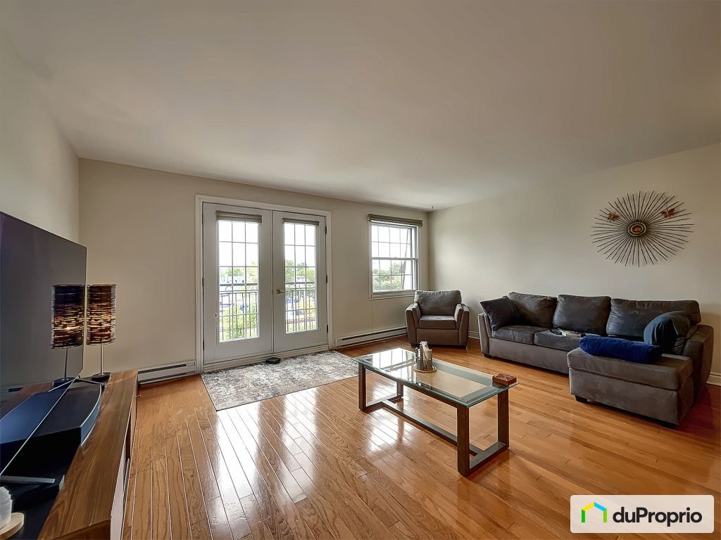 $389,900 - Condominium for sale in Ste-Therese — photo 1