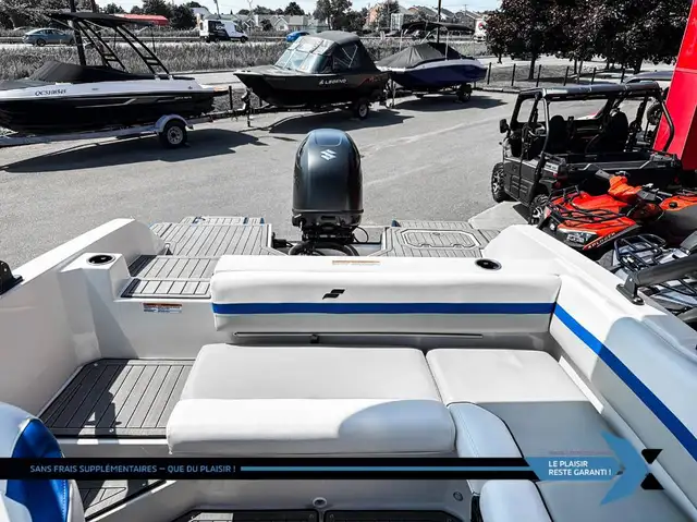 2023 STARCRAFT SVX 211 OB 140hp deck boat bateau Ponte in Powerboats & Motorboats in Laval / North Shore - Image 12