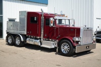 --DRIVE THE DREAM THIS SUMMER AT ADRENALIN MOTORS! NOW LOCATED IN GASOLINE ALLEY, RED DEER!-- 2009 L... (image 2)