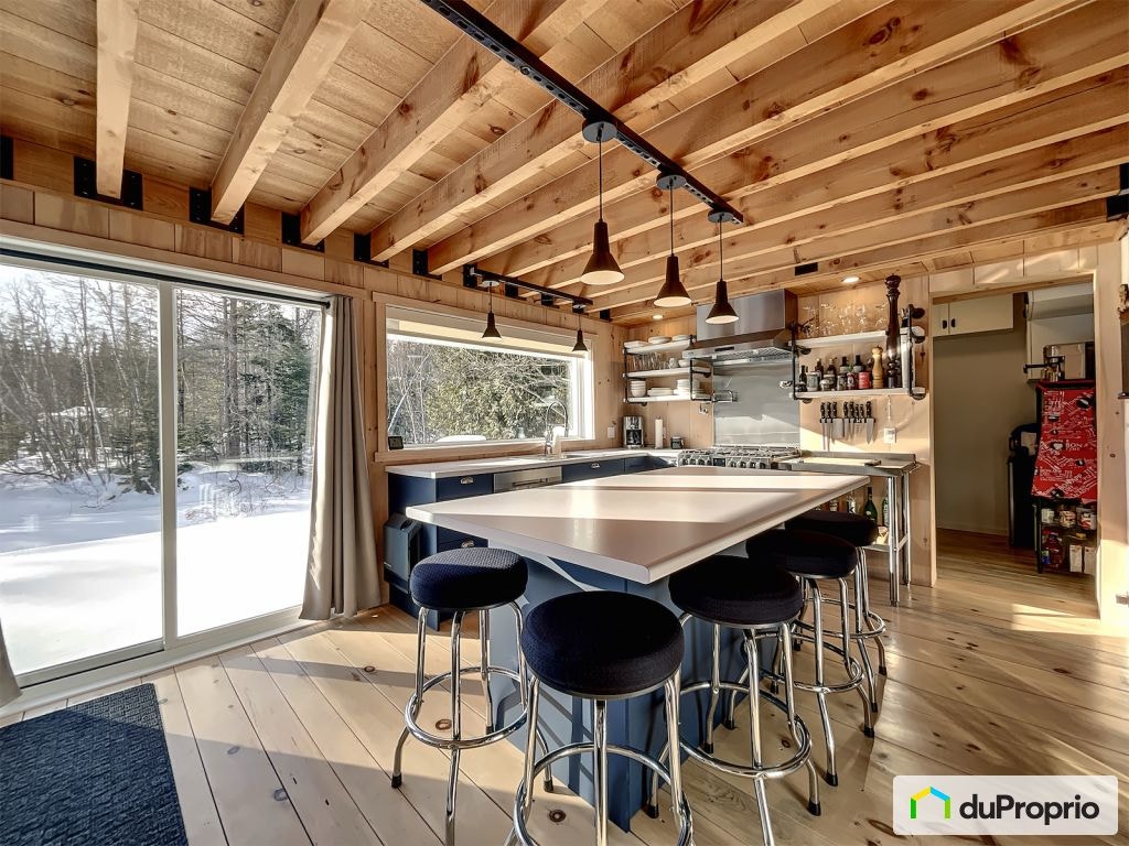 $389,900 - 1 1/2 Storey for sale in St-Tite — photo 1