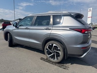 Leather Seats, Navigation, 360 Camera, Adaptive Cruise Control, Sunroof! SALES HOTLINE sales@cranbro... (image 2)