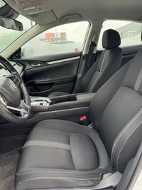 2018 Honda Civic SE | 194,375 KM Backup Camera, Heated Seats, Lane Departure Warning, Cruise Control... (image 6)
