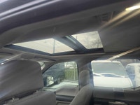 Perfect Auto CLEAN CARFAX - XTR PKG - 5.O L GAS - 4X4 - PANORAMIC SUN ROOF - NAVIGATION - BACK UP CA... (image 9)