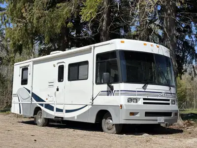 1997 Winnebago Brave 160,348 KM A classic motor home known for its durability and reliability Kitche...