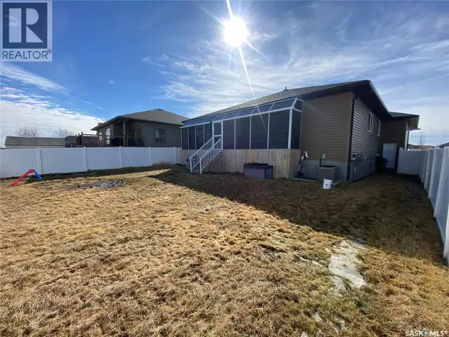 703 Barber CRESCENT Weyburn, Saskatchewan in Houses for Sale in Regina - Image 24