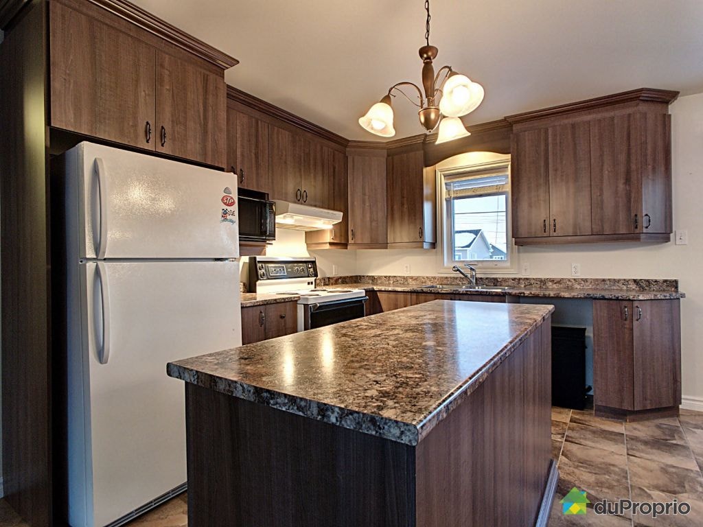 $465,000 - Bungalow for sale in Drummondville (Drummondville) — photo 1