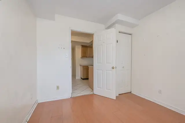Furnished Student Rooms Available Steps From Laurier! in Room Rentals & Roommates in Kitchener / Waterloo - Image 4