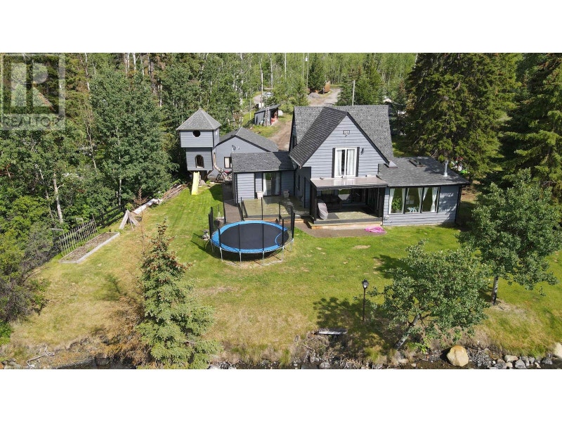 239 GREEN LAKE S ROAD 70 Mile House, British Columbia Houses for Sale