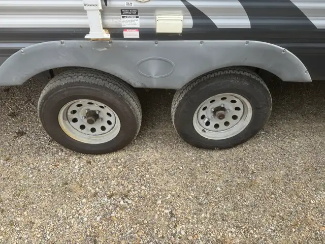 2013 Heartland TRAIL RUNNER 28 BHK in Travel Trailers & Campers in St. Albert - Image 6