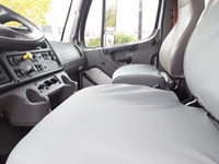Ryder Stock ID: 788288 Transmission Type/Speed: AUTO 6 Engine: DIESEL L9'17 300/2000 Horse Power: 30... (image 8)
