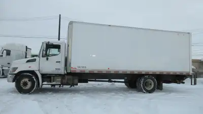 2020 HINO 338 CUBE VAN WITH 24 FT BOX, POWER TAIL GATE & HYDRAULIC BRAKES Amvic Licenced... - 24 FT...