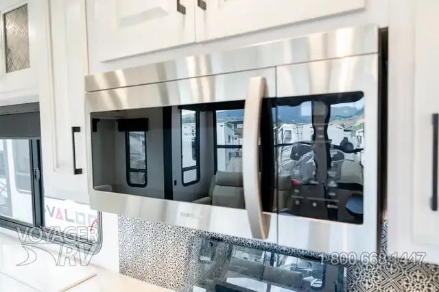 2023 Heartland Bighorn 3215RL in Travel Trailers & Campers in Kelowna - Image 11