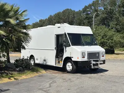 2019 Freightliner MT 55 Step Van Thermo King Refrigeration System Backup Camera Aluminum Shelving AC...