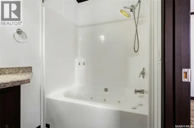 61 Walters COURT Pilot Butte, Saskatchewan in Houses for Sale in Regina - Image 17