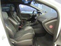 FORD FOCUS RS 2016 2.3L TURBO 350 HP MANUEL 6 VITESSES, VEHICULE TRES RARE, BANC RÉCARO EN CUIR/SUED... (image 8)