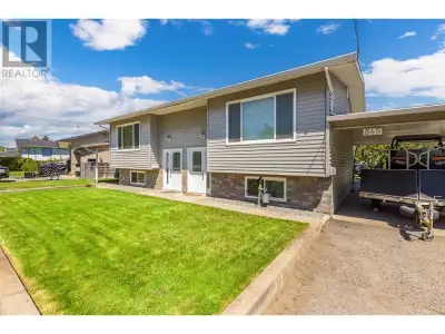PERFECT STARTER HOME or investment property at this 2 bedroom and 2 bathroom half Duplex on Matt Roa...