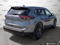 This Nissan Rogue boasts a Intercooled Turbo Regular Unleaded I-3 1.5 L/91 engine powering this Vari... (image 5)