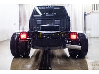 **ONE OWNER - ACCIDENT FREE** ORIGINAL FACTORY PRICE $99,525 324 KM This 2025 Ram 3500 4x4 Crew Cab... (image 8)