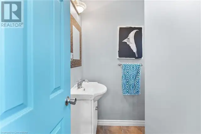 7161 AILANTHUS Avenue Niagara Falls, Ontario in Houses for Sale in St. Catharines - Image 10