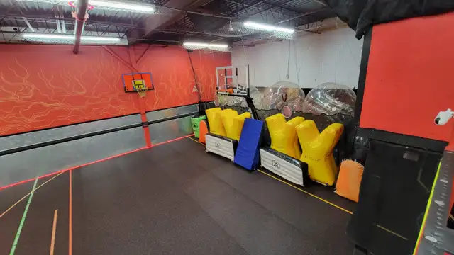 BASKETBALL COURT63611966724865121