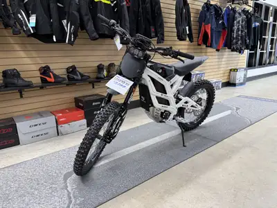 PRICE INCLUDES FREIGHT AND PDI SPEC DETAILS Weight(Including Battery) 152lbs Seat Height 820mm Peak...