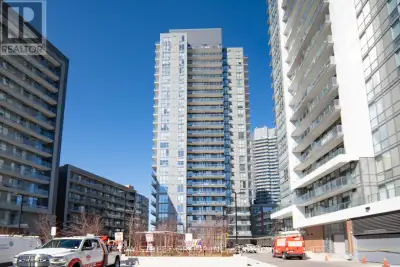 2 Bedrooms & 2 Full Baths With Unobstructed West View. Open Concept Layout. Modern Design Kitchen An...