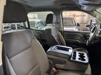 **FORMER DAILY RENTAL** **SPRING SPECIAL!** FEATURING : 2500HD, LONGBED, V8 POWERED, 4WD, CREWCAB, 6... (image 8)