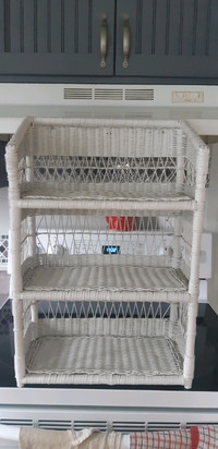 Etagere en rotin deco