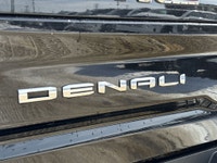 AMVIC Licensed Dealer * Duramax Diesel * Bose Sound System * Heated Front Seats * Power Sunroof * Po... (image 6)
