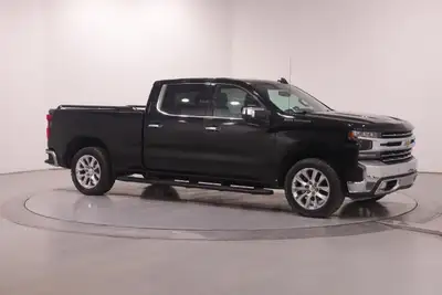 Leather Seats Advanced Trailering Assist Heated Seats Remote Start Aluminum Wheels! A versatile bed...