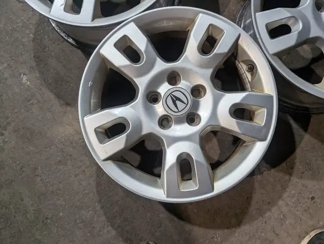 17in 17" - OEM Acura Mdx Alloy Wheels - 5x114.3 in Tires & Rims in Kitchener / Waterloo - Image 6