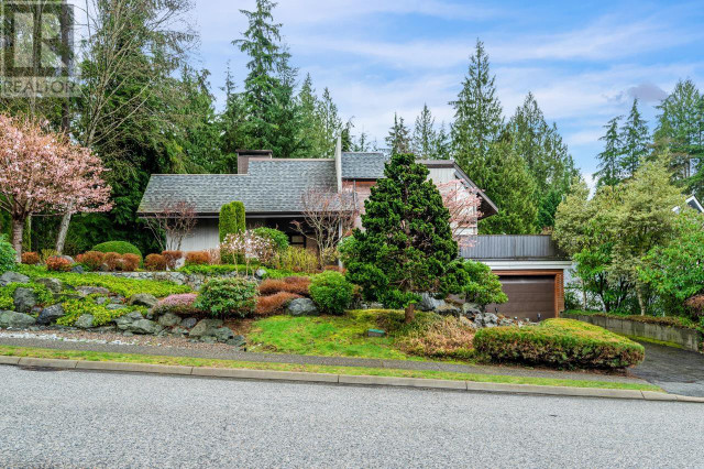 5344 CLIFFRIDGE AVENUE North Vancouver, British Columbia in Houses for Sale in North Shore