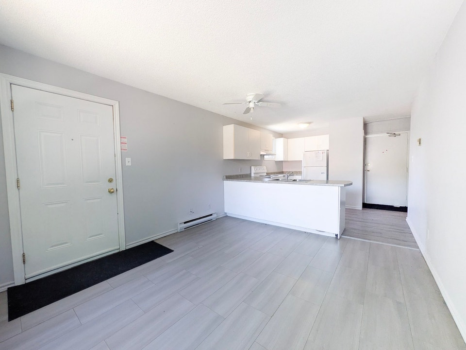 32 Noecker St 4