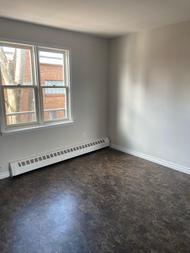 BACHELOR APARTMENT IN THE HEART OF DARTMOUTH Long Term Rentals