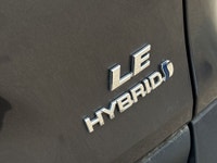 AMVIC Licensed Dealer * Hybrid * All-Wheel Drive * Heated Front Seats * Rear Vision Camera * Cruise... (image 7)