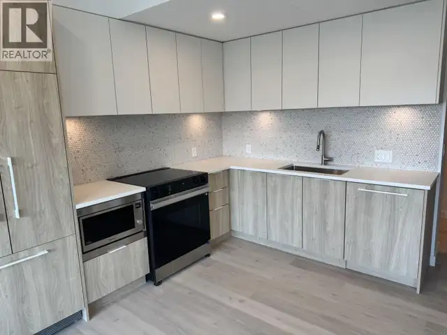 30* 1616 LLOYD AVENUE North Vancouver, British Columbia in Long Term Rentals in North Shore - Image 4