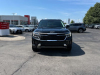 Experience the confident handling and versatile style of this 2024 Kia Seltos EX, boasting a sleek F... (image 1)